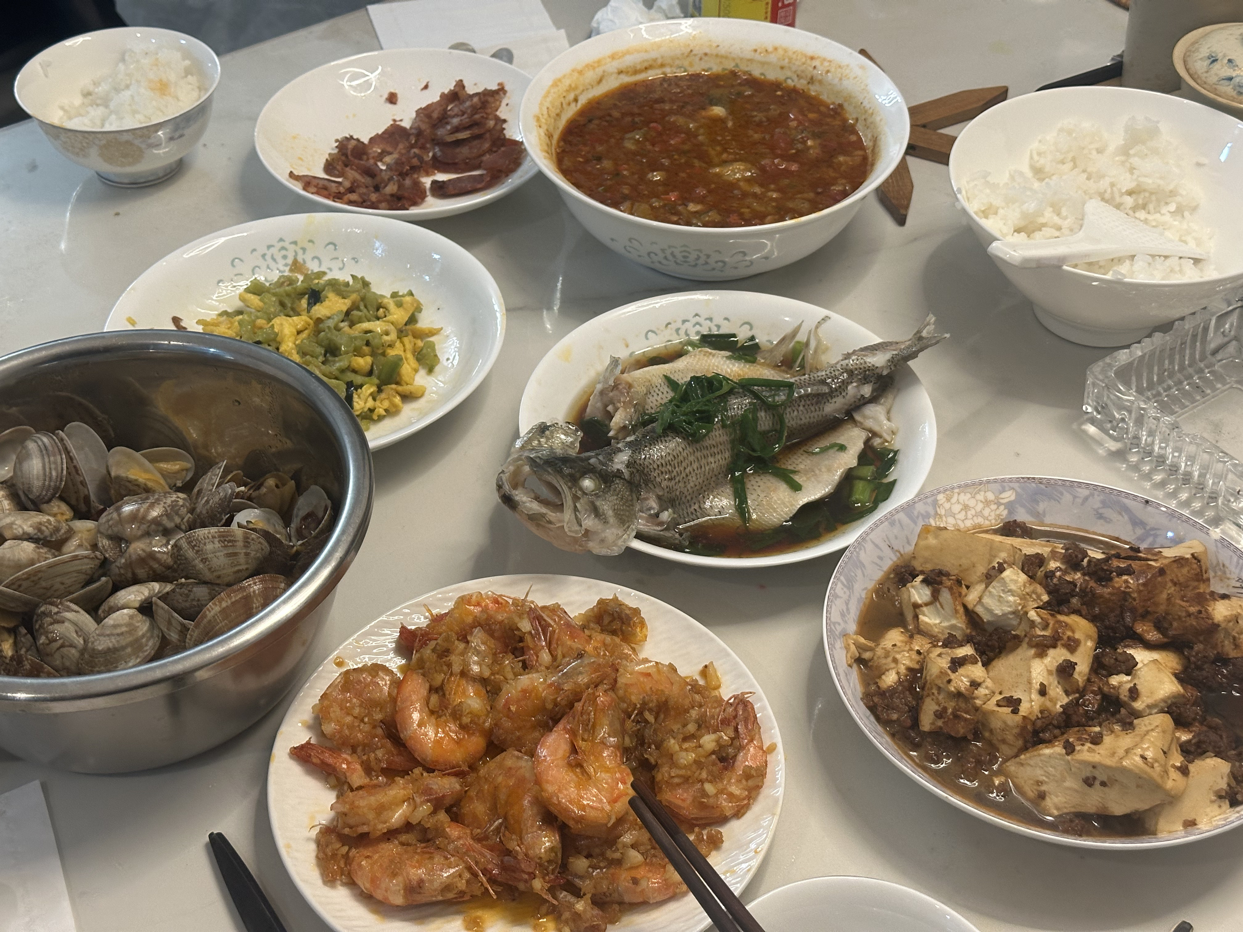 朋友家餐桌上的几道家常菜