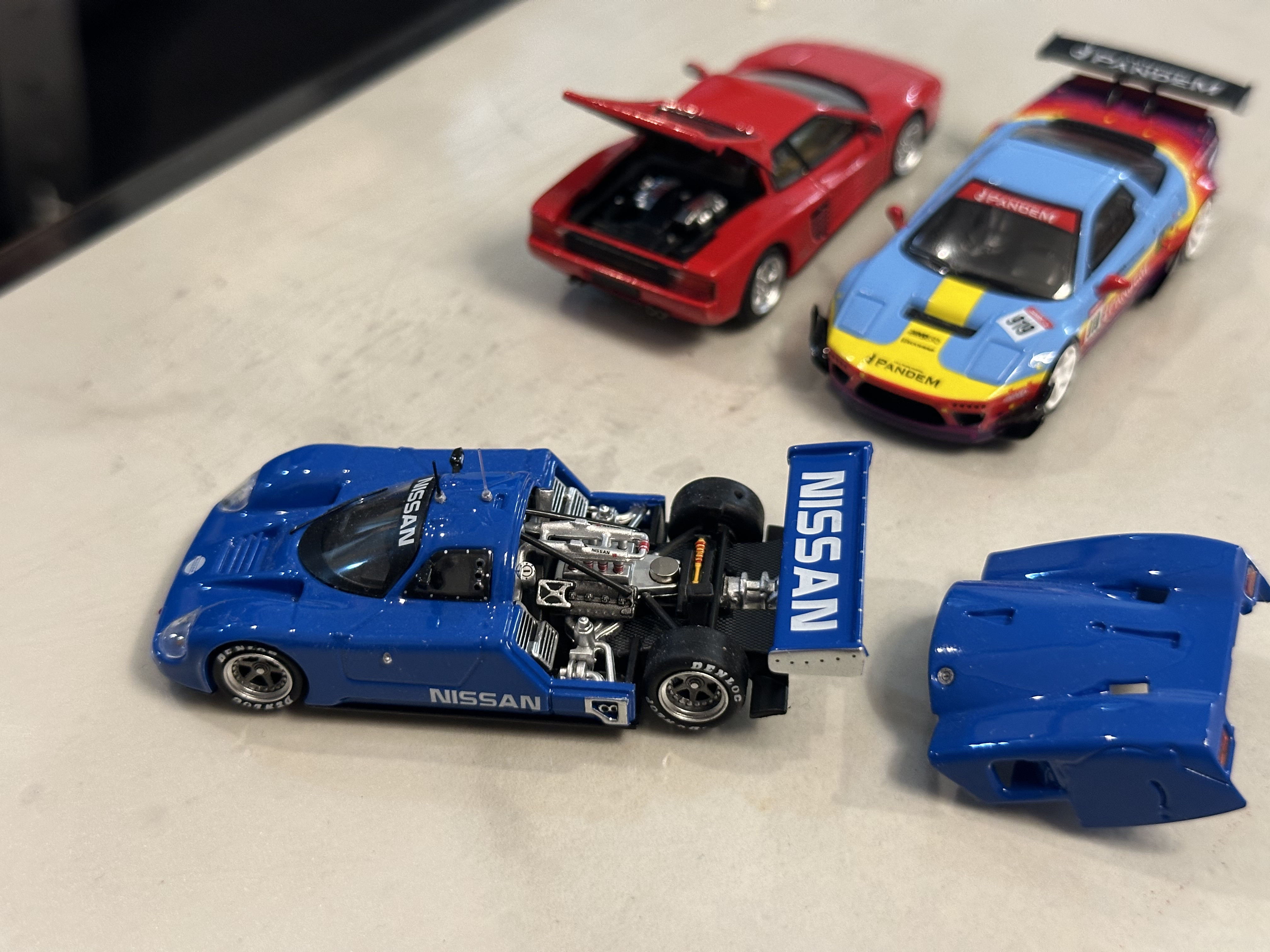 朋友收藏的小车模型